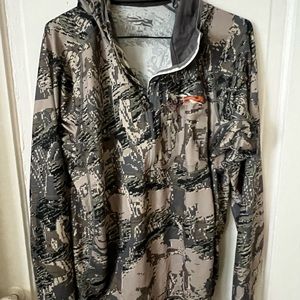 Core lightweight hoody